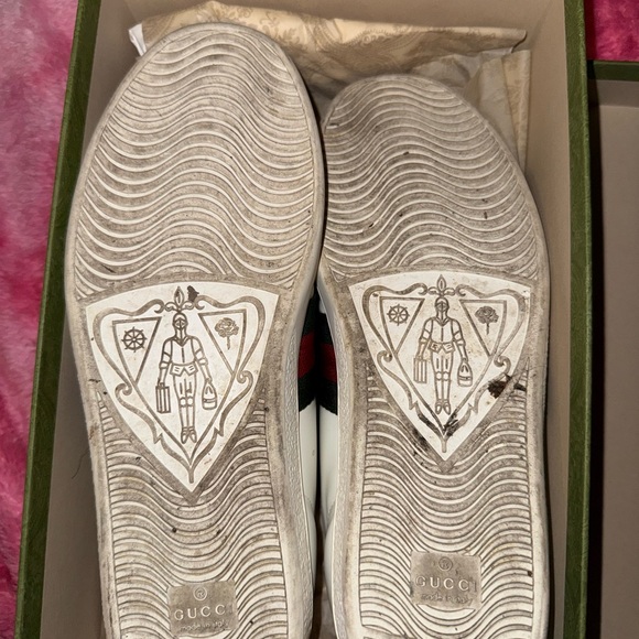 Gucci Women’s Ace Sneaker with Bee 💚🤍❤️ - Picture 5 of 8